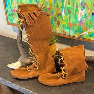 Minnetonka Lace-Up Moccasin Boots